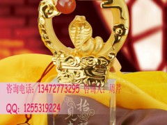 匠心典藏，時(shí)歲鎏金 企業(yè)十周年慶與蛇年節(jié)慶禮品精選